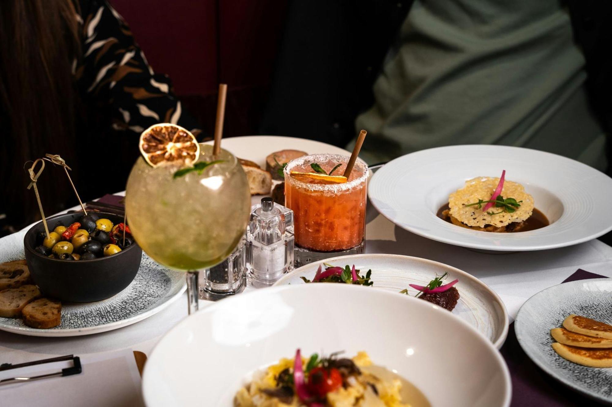 Moxy Paris Val D'Europe Hotel Montevrain Bagian luar foto